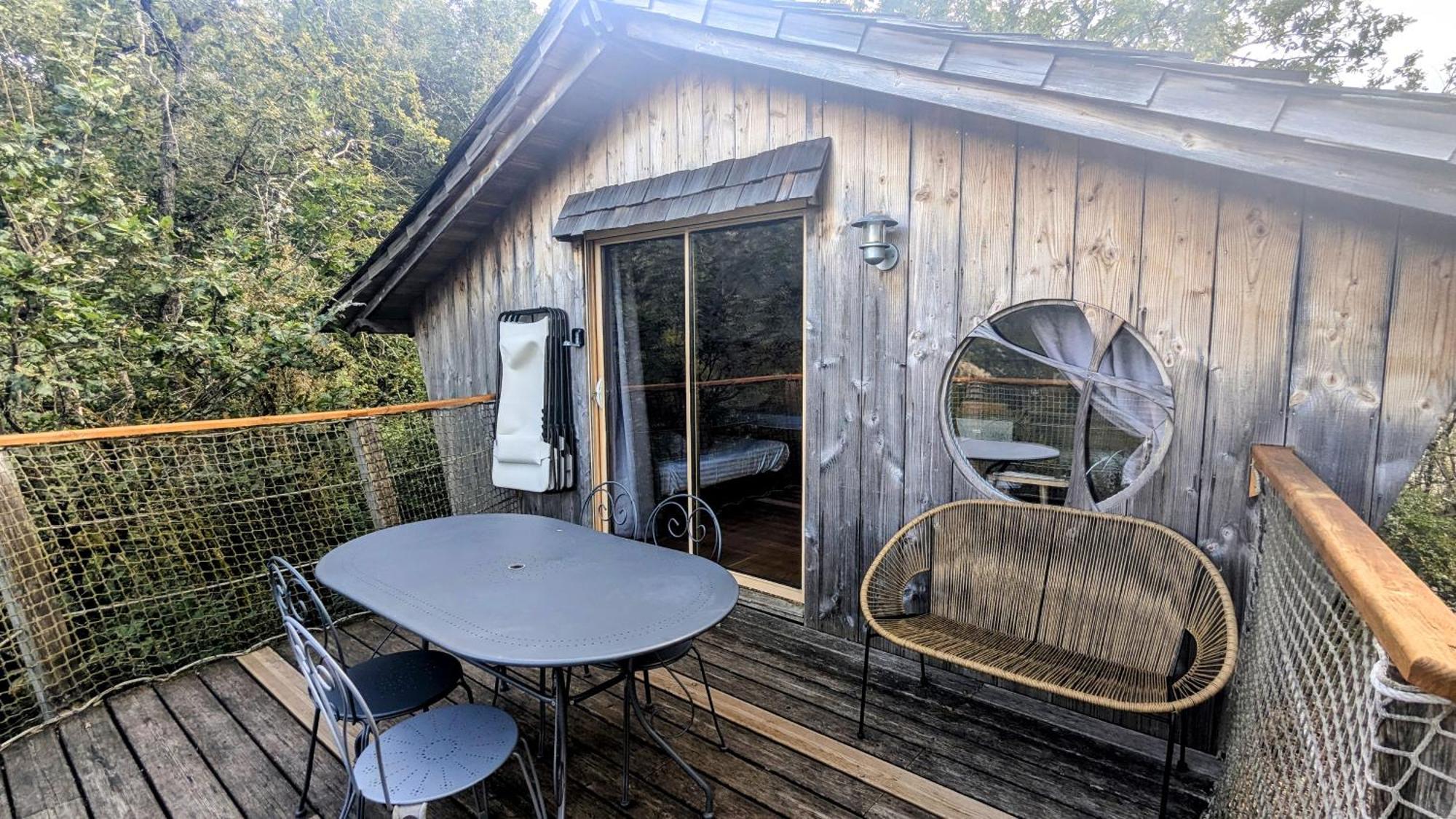 Cabanes Et Lodges Du Belvedere Serrieres-sur-Ain Екстер'єр фото