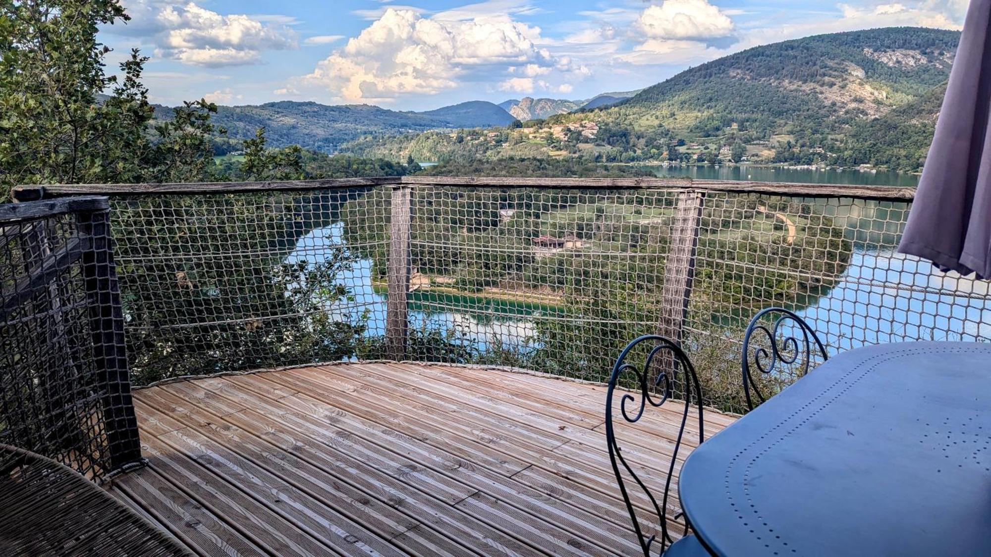 Cabanes Et Lodges Du Belvedere Serrieres-sur-Ain Екстер'єр фото