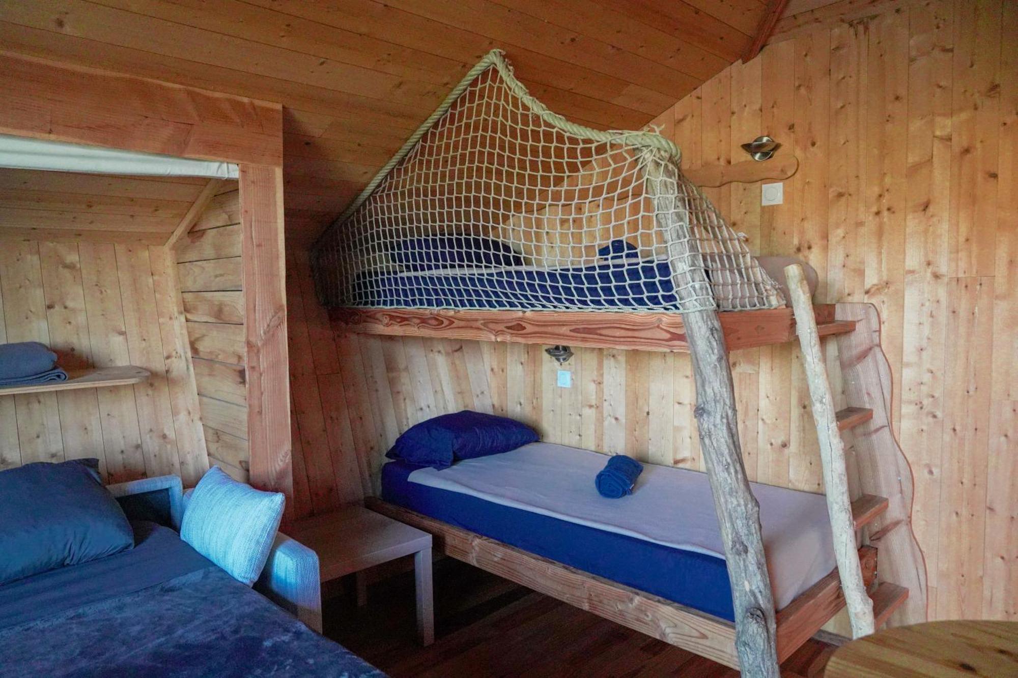 Cabanes Et Lodges Du Belvedere Serrieres-sur-Ain Екстер'єр фото