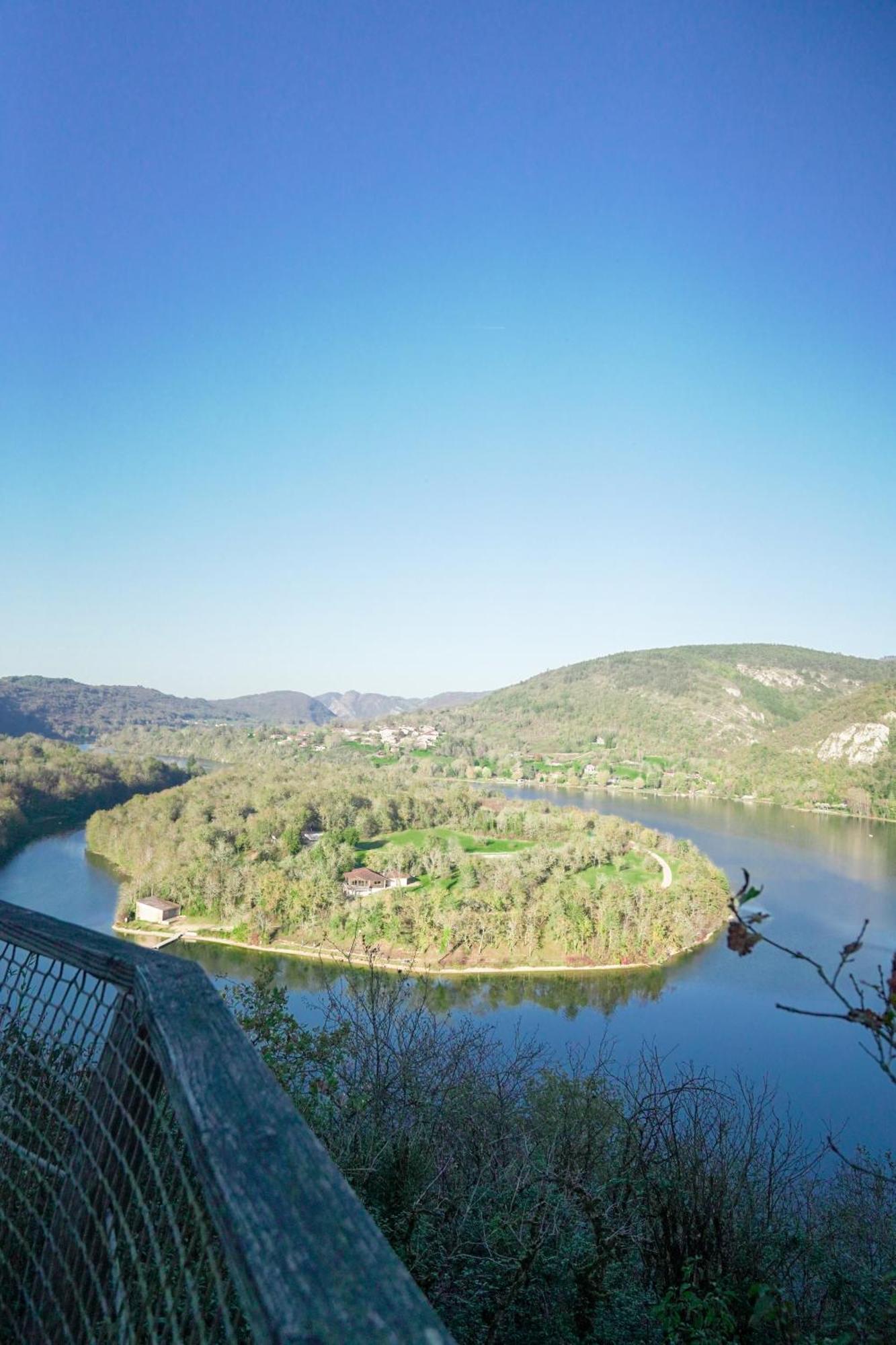 Cabanes Et Lodges Du Belvedere Serrieres-sur-Ain Екстер'єр фото