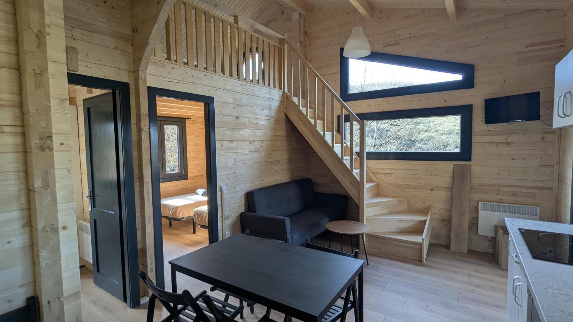 Cabanes Et Lodges Du Belvedere Serrieres-sur-Ain Екстер'єр фото