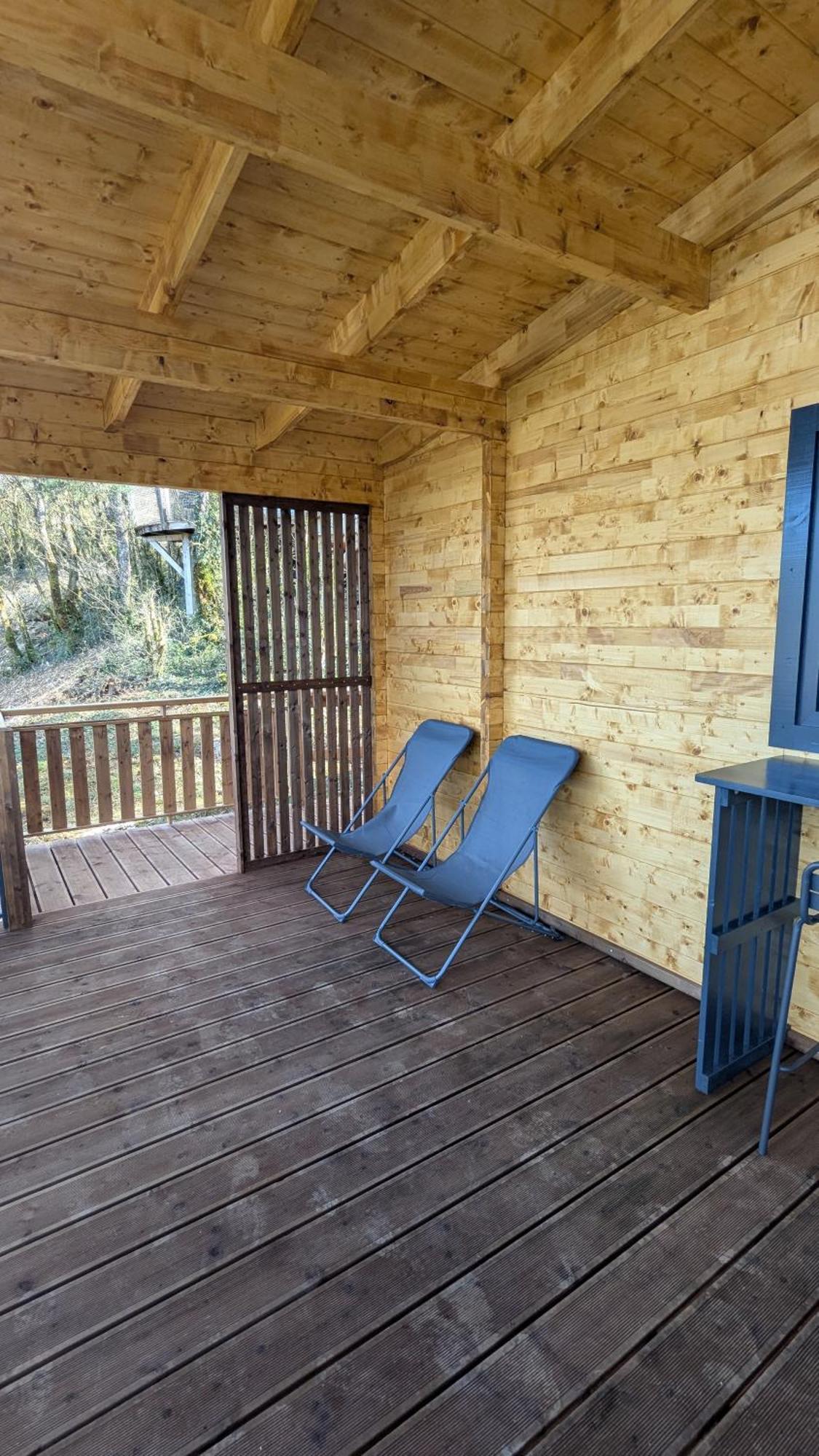 Cabanes Et Lodges Du Belvedere Serrieres-sur-Ain Екстер'єр фото