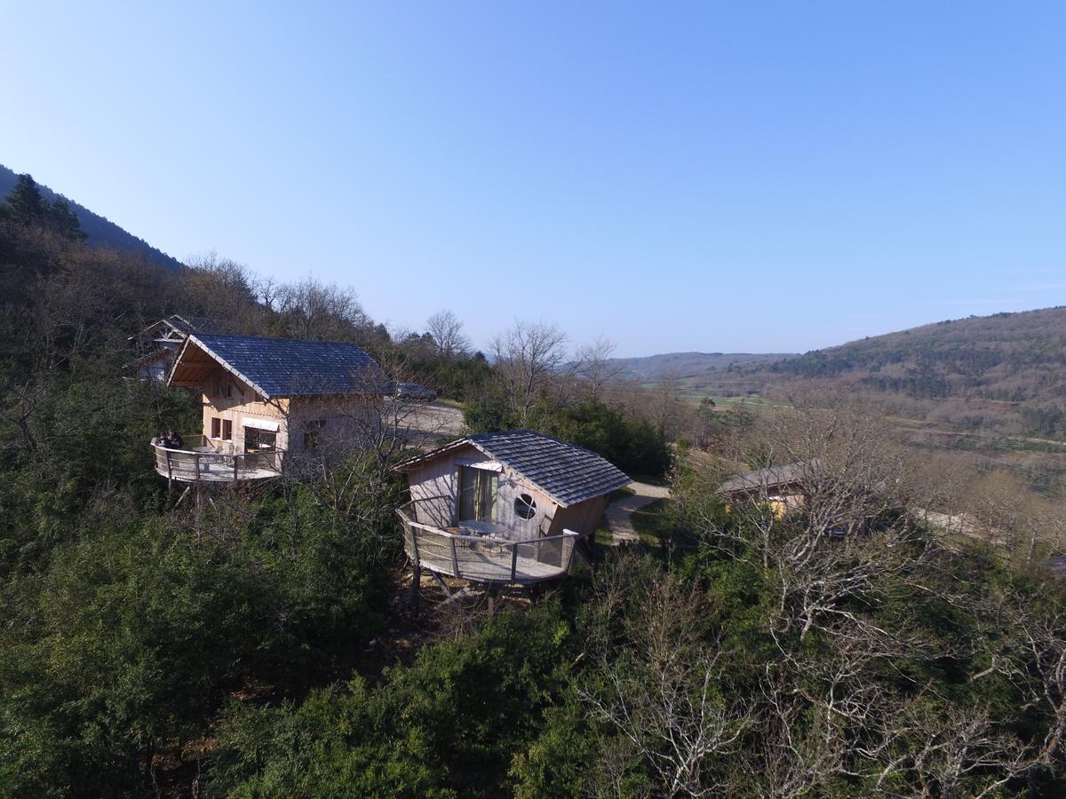 Cabanes Et Lodges Du Belvedere Serrieres-sur-Ain Екстер'єр фото